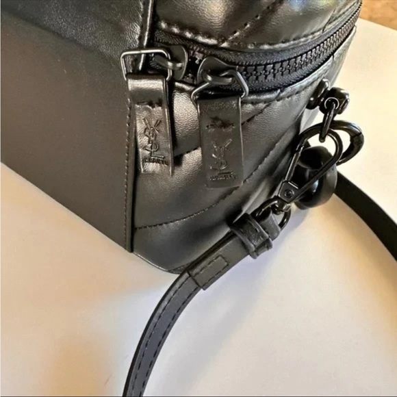 Yves Saint Laurent Black Quilted VIP - GWP Beaute Cosmetic Case. Limited edition - Picture 9 of 17